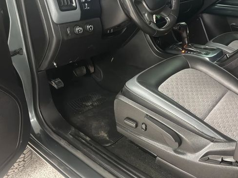 Used 2017 Chevrolet Colorado Z71 AWD/4WD image 25