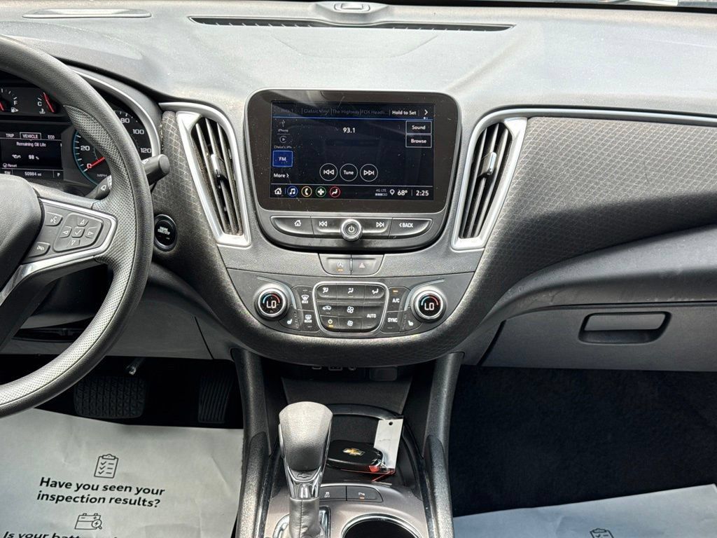 Used 2025 Chevrolet Malibu LT FWD image 19