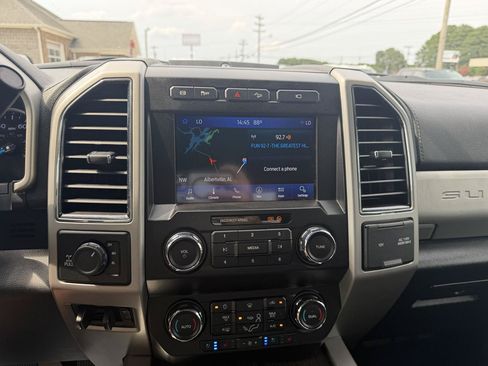 Used 2021 Ford F250 Lariat w/ Lariat Value Package AWD/4WD image 16