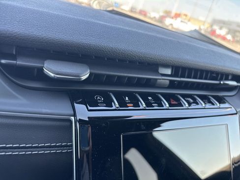 New 2026 Jeep Grand Cherokee L Laredo w/ MOPAR Finishing Package AWD/4WD image 15