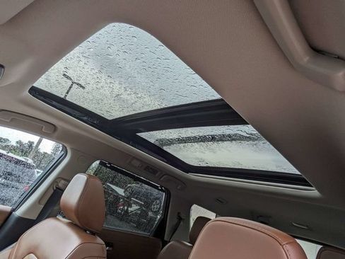 Used 2024 Nissan Pathfinder Platinum FWD image 22