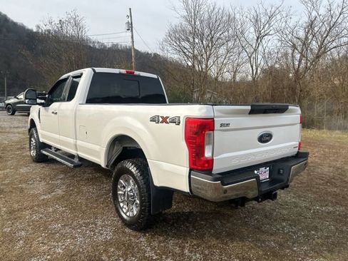 Used 2017 Ford F250 Lariat w/ Chrome Package image 5