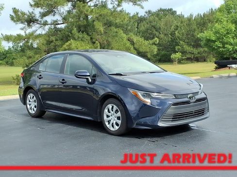 Used 2024 Toyota Corolla LE FWD image 1