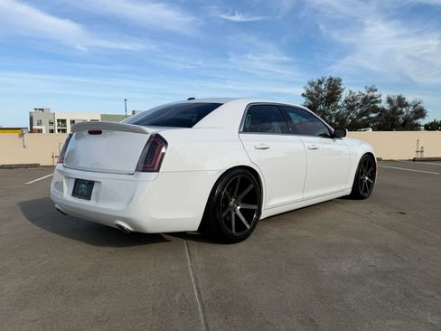 Used 2013 Chrysler 300 S RWD image 17