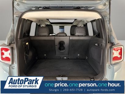 Used 2018 Jeep Renegade Limited w/ UConnect 8.4 Nav Group