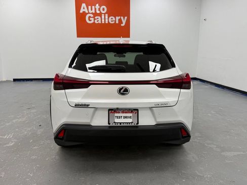 Used 2021 Lexus UX 200 w/ Accessory Package (Z1) FWD image 6
