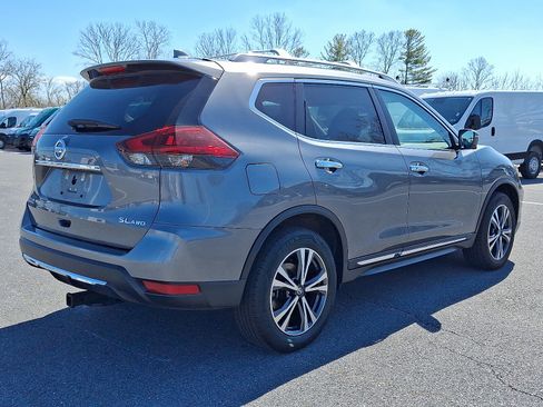 Used 2018 Nissan Rogue SL image 6