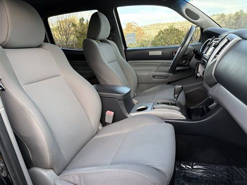 Used 2013 Toyota Tacoma PreRunner image 14