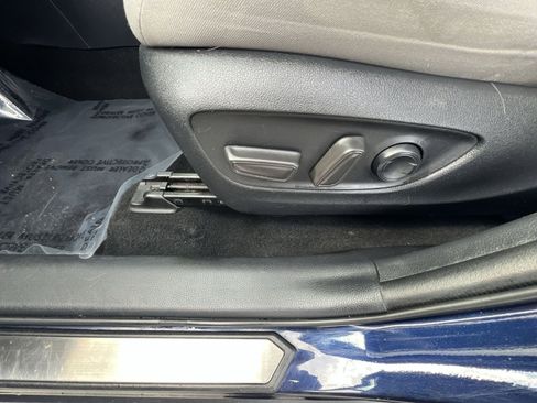 Used 2021 Toyota RAV4 XLE w/ Convenience Package image 14