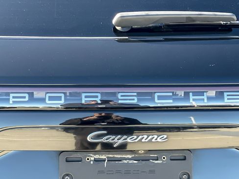 Used 2019 Porsche Cayenne image 27