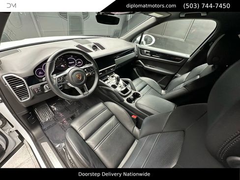 Used 2023 Porsche Cayenne image 16