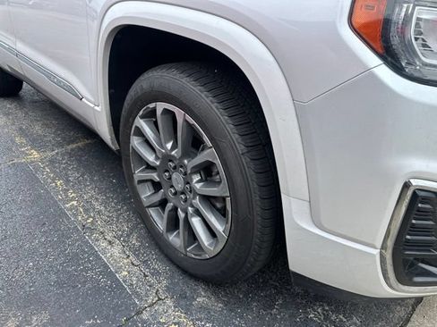 Used 2021 GMC Acadia Denali w/ Denali Technology Package FWD image 3