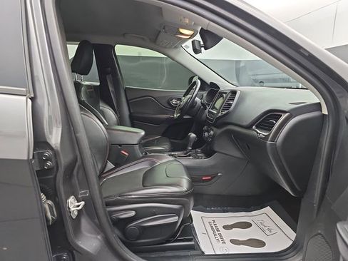 Used 2020 Jeep Cherokee Trailhawk w/ Cold Weather Group image 46