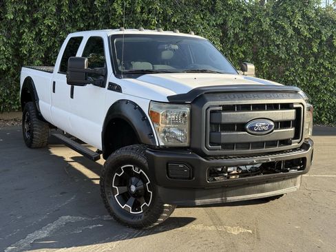 Used 2015 Ford F250 XL AWD/4WD image 2