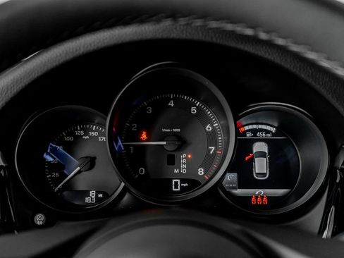 Certified 2026 Porsche Macan AWD/4WD image 19