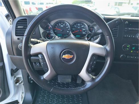 Used 2011 Chevrolet Silverado 2500 LT w/ Interior Plus Package image 6