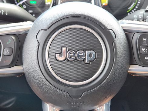 Used 2023 Jeep Wrangler Unlimited Sahara AWD/4WD image 36
