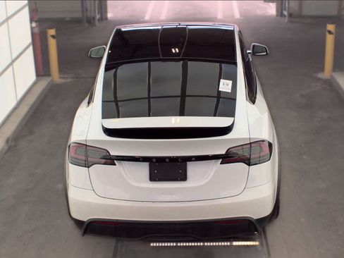 Used 2023 Tesla Model X AWD/4WD image 5