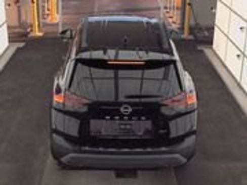 Used 2023 Nissan Rogue SV image 4