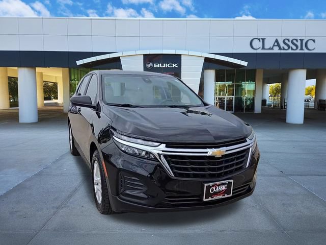 Used 2023 Chevrolet Equinox LS FWD image 2