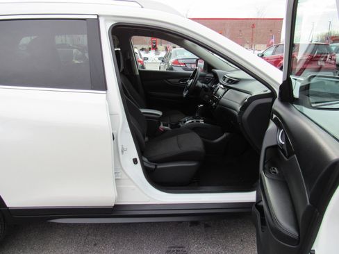 Used 2018 Nissan Rogue SV AWD/4WD image 20