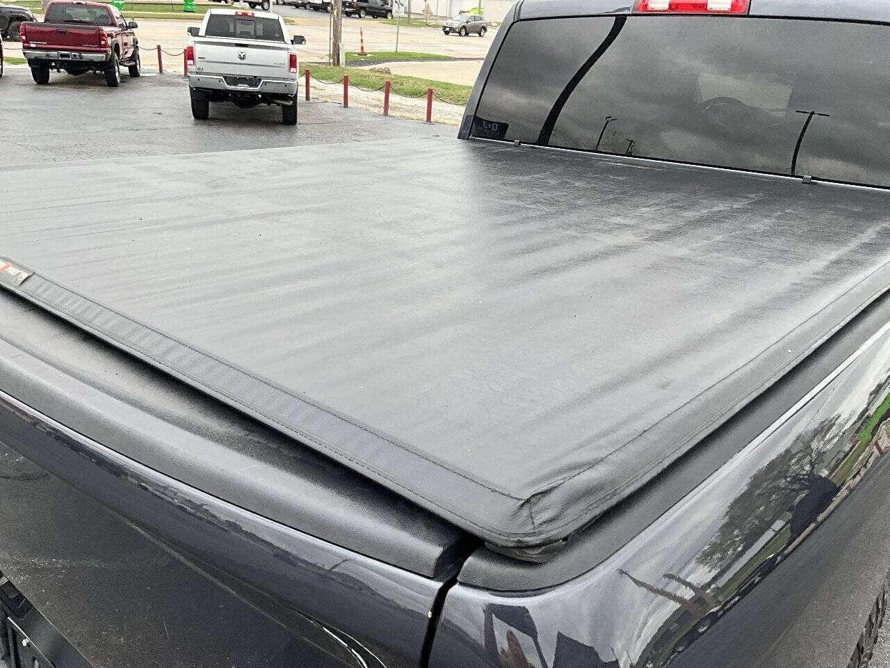 Used 2017 RAM 1500 ST w/ SXT Appearance Group AWD/4WD image 21