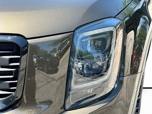 Used 2022 Kia Telluride EX w/ EX Premium Package image 32