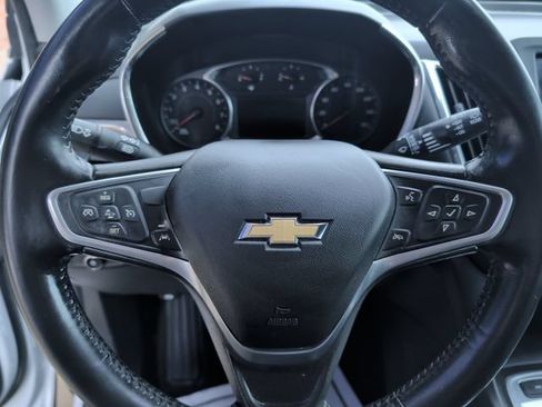 Used 2022 Chevrolet Equinox LT AWD/4WD image 15