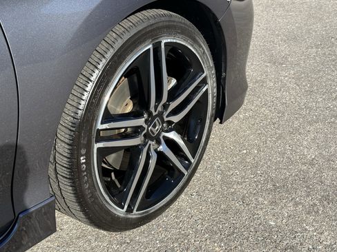 Used 2017 Honda Accord Sport image 12