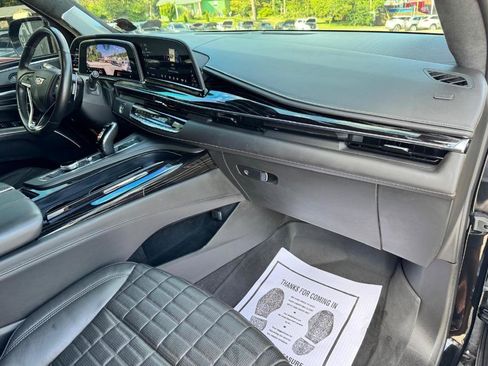 Used 2023 Cadillac Escalade ESV V AWD/4WD image 41