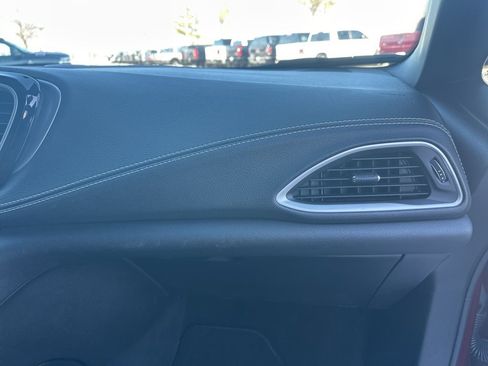 Used 2022 Chrysler Pacifica Touring-L w/ S Appearance Package image 46