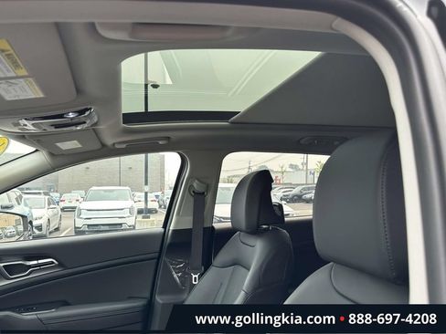 Certified 2026 Kia Sportage EX w/ EX Panoramic Sunroof Package AWD/4WD image 19