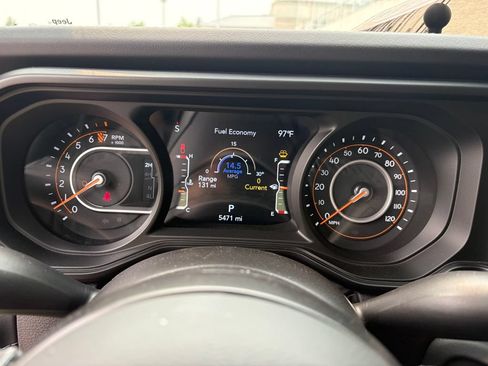 Used 2025 Jeep Gladiator Rubicon AWD/4WD image 20