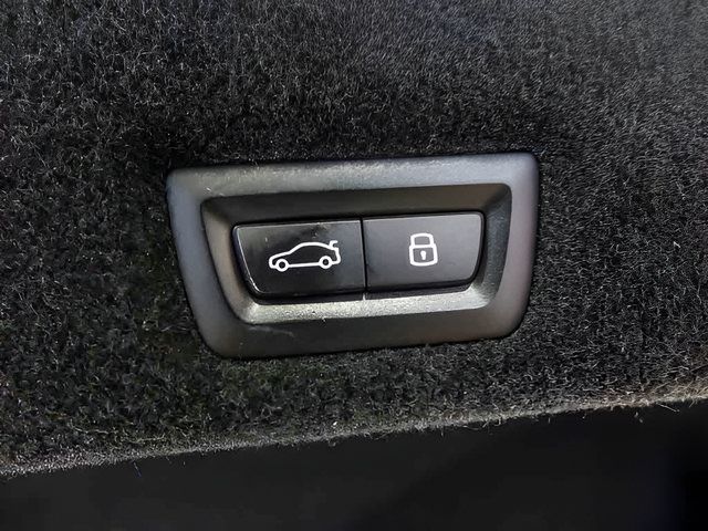 Used 2023 BMW 760i xDrive AWD/4WD image 25