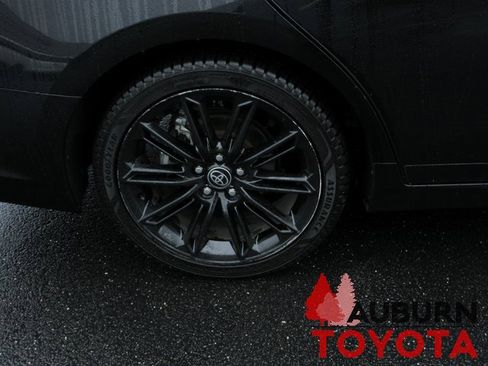 Used 2022 Toyota Avalon XSE image 4