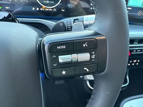 New 2026 Hyundai Ioniq 9 Limited AWD/4WD image 18
