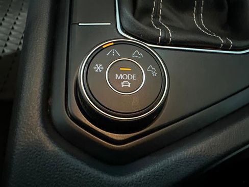 Certified 2022 Volkswagen Taos SE image 27