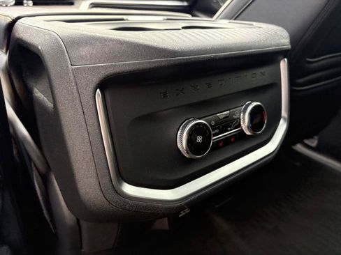 Used 2025 Ford Expedition Tremor AWD/4WD image 18
