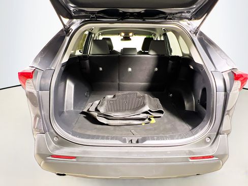 Used 2021 Toyota RAV4 XLE image 34
