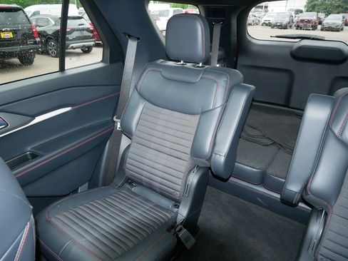 Used 2026 Ford Explorer ST-Line w/ ST-Line Street Pack AWD/4WD image 12