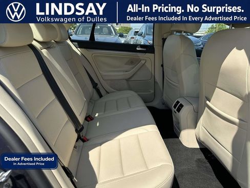 Used 2010 Volkswagen Jetta SE FWD image 13