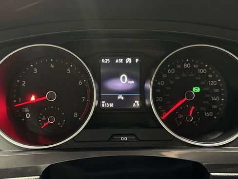 Used 2021 Volkswagen Tiguan SE image 13