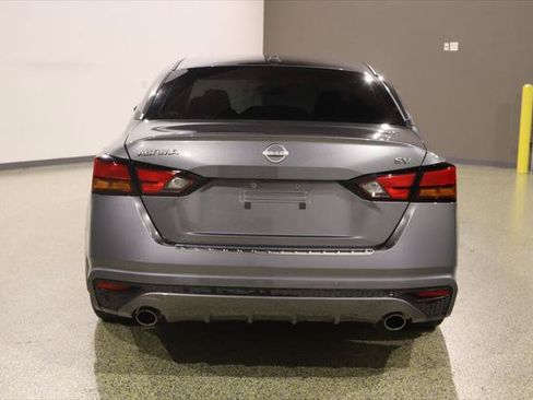 Used 2023 Nissan Altima 2.5 SV w/ SV Premium Package FWD image 9