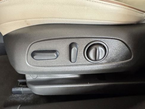 Used 2024 Buick Encore GX Avenir w/ Avenir Technology Package FWD image 29