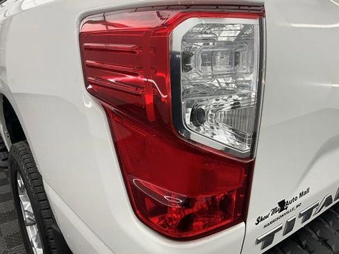 Used 2021 Nissan Titan SV w/ SV Convenience Package image 21
