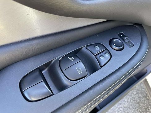 Used 2024 Nissan Murano SV w/ SV Midnight Edition Package FWD image 17