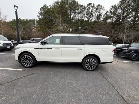 New 2025 Lincoln Navigator L Black Label image 4