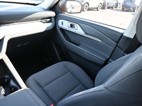 New 2026 Ford Explorer Active image 30