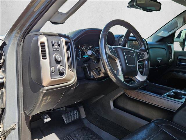 Used 2017 GMC Sierra 2500 Denali w/ Duramax Plus Package AWD/4WD image 9