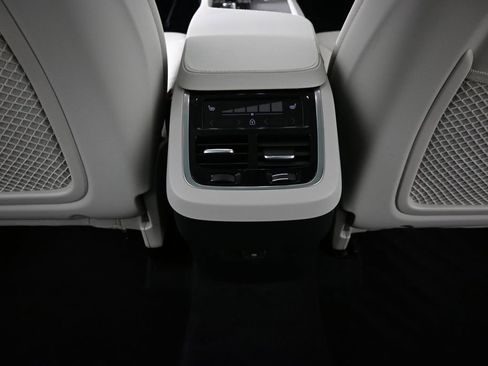 Used 2025 Volvo XC90 B5 Plus w/ Protection Package Premier image 15